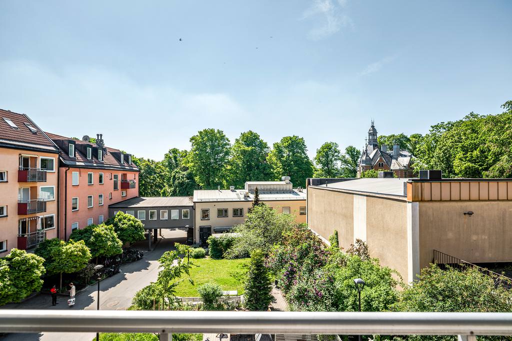 Byte av Bandtäckning på Garage. Midsommarkransen Hägerstensåsen