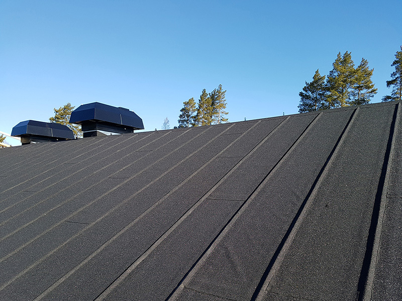 Byte av takpapp på förråd. Hägersten Mälarhöjden